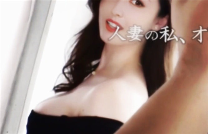 白嫩巨乳人妻瞒着老公拍写真却被轮j 吃了哑巴亏